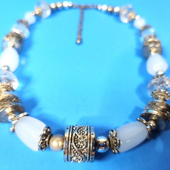 Chunky Bead Necklace Clear White Silver Tone Bali Style Metal Short 16 in. Retro - Picture 4 of 6